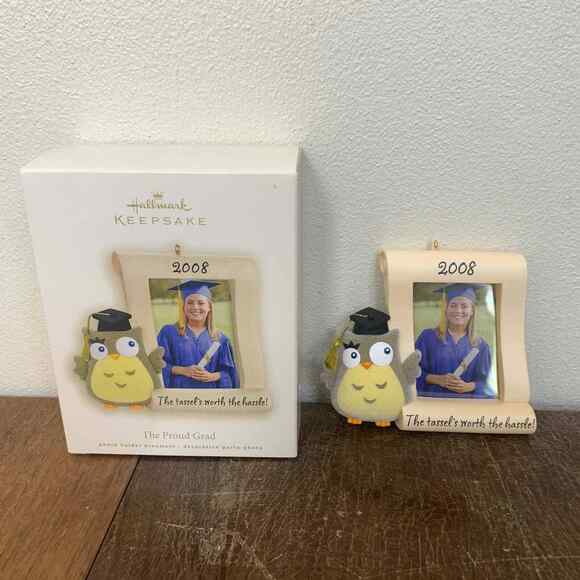 Hallmark Keepsake Ornament Magnet 2008 The Tassel's‎ Worth the Hassle Proud Grad - Picture 4 of 5